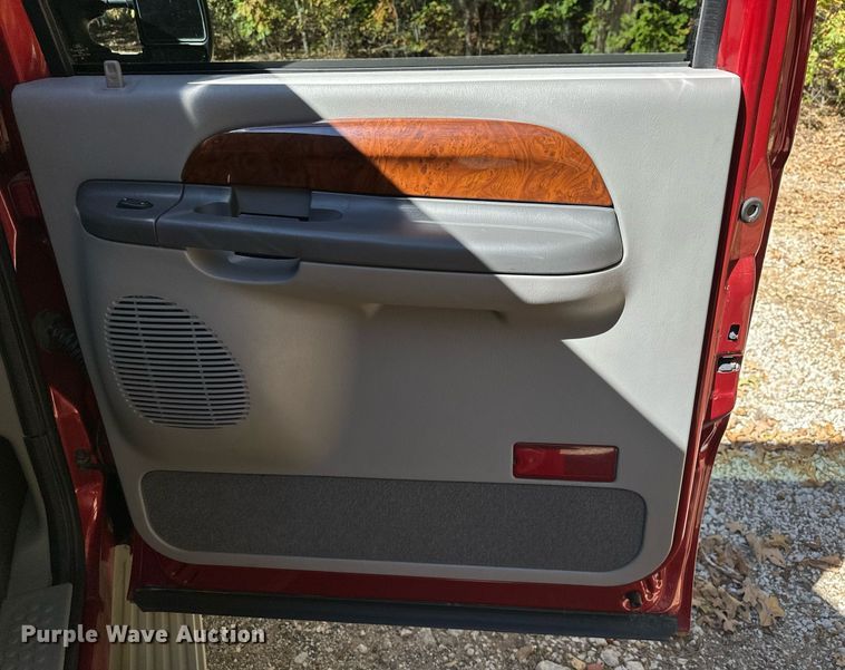 image for item EJ4993 2000 Ford  Excursion  SUV