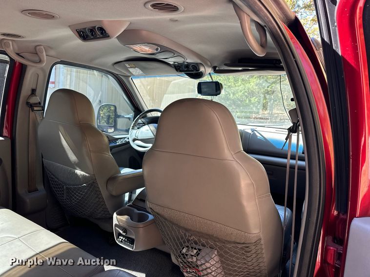 image for item EJ4993 2000 Ford  Excursion  SUV