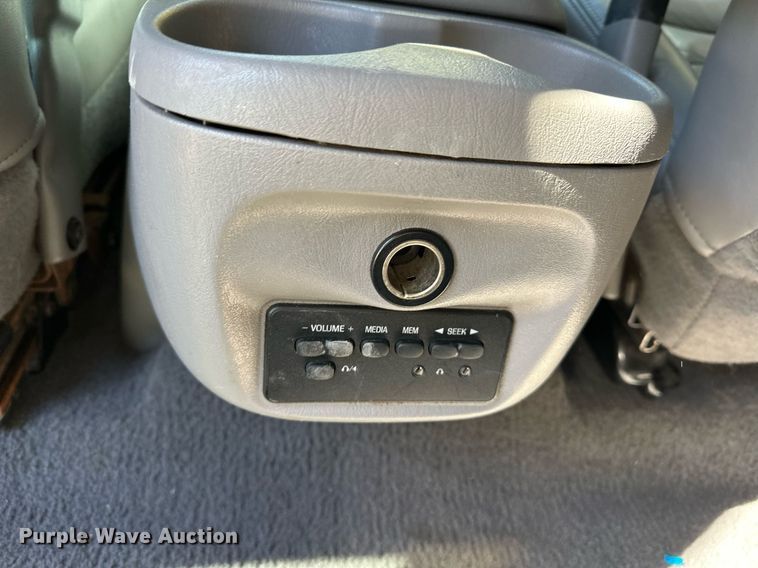 image for item EJ4993 2000 Ford  Excursion  SUV