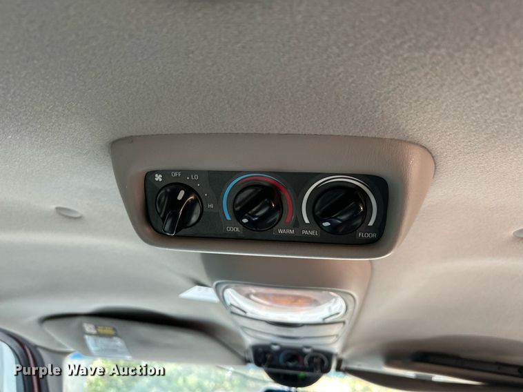 image for item EJ4993 2000 Ford  Excursion  SUV