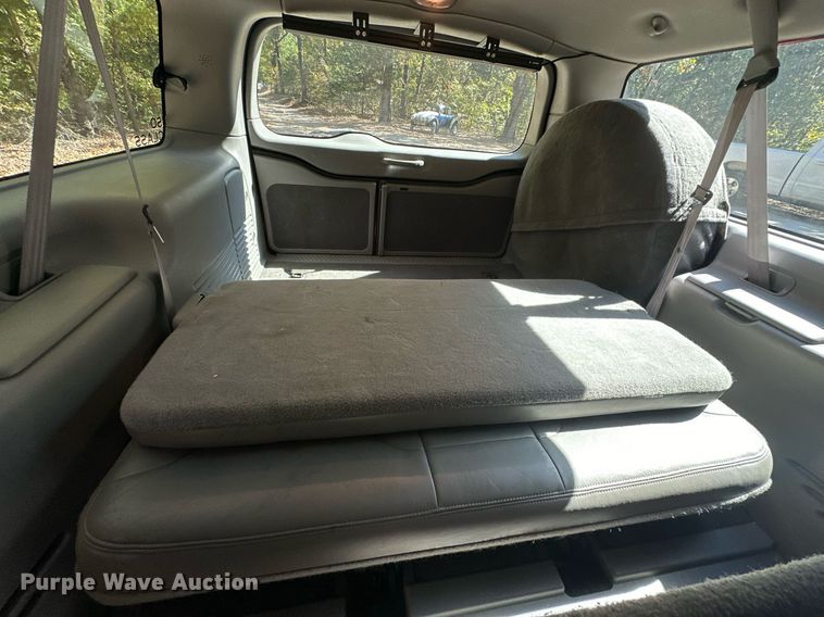 image for item EJ4993 2000 Ford  Excursion  SUV