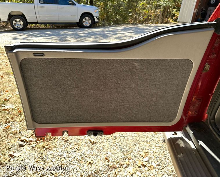 image for item EJ4993 2000 Ford  Excursion  SUV