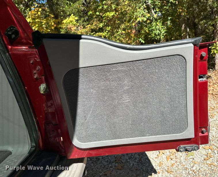 image for item EJ4993 2000 Ford  Excursion  SUV