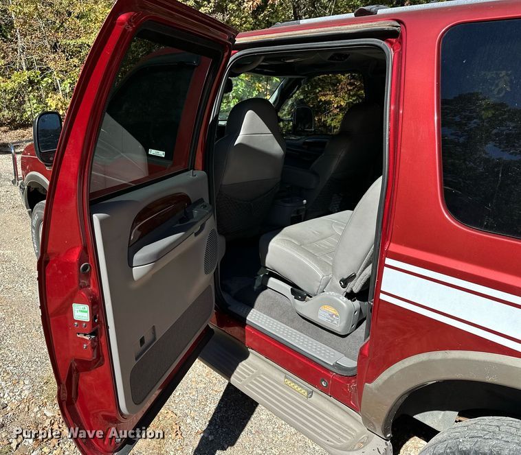 image for item EJ4993 2000 Ford  Excursion  SUV