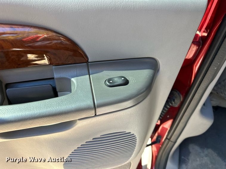 image for item EJ4993 2000 Ford  Excursion  SUV