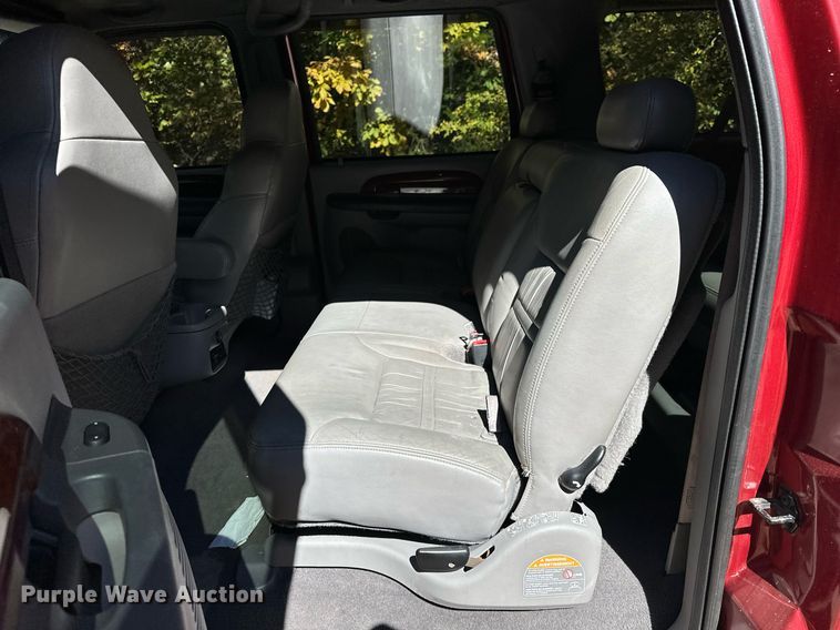 image for item EJ4993 2000 Ford  Excursion  SUV