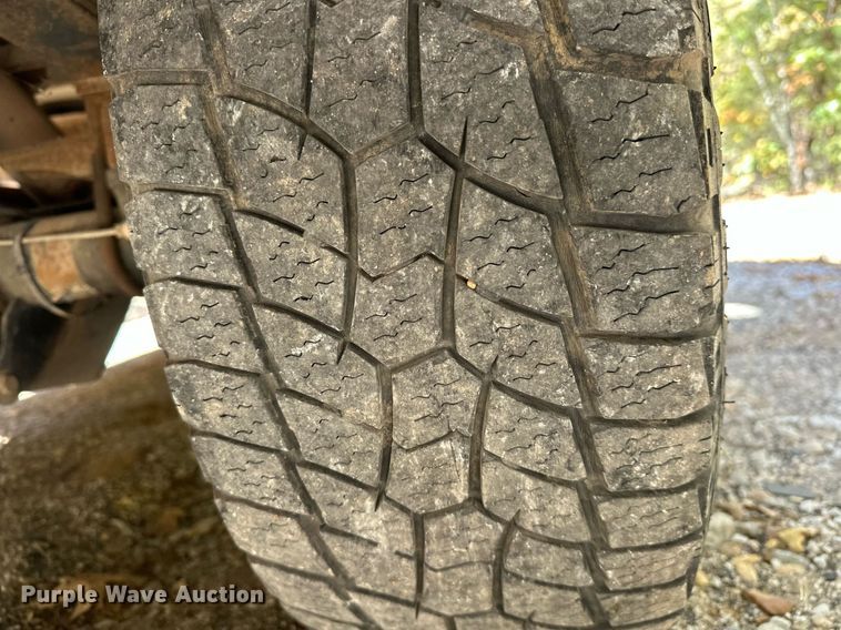 image for item EJ4993 2000 Ford  Excursion  SUV