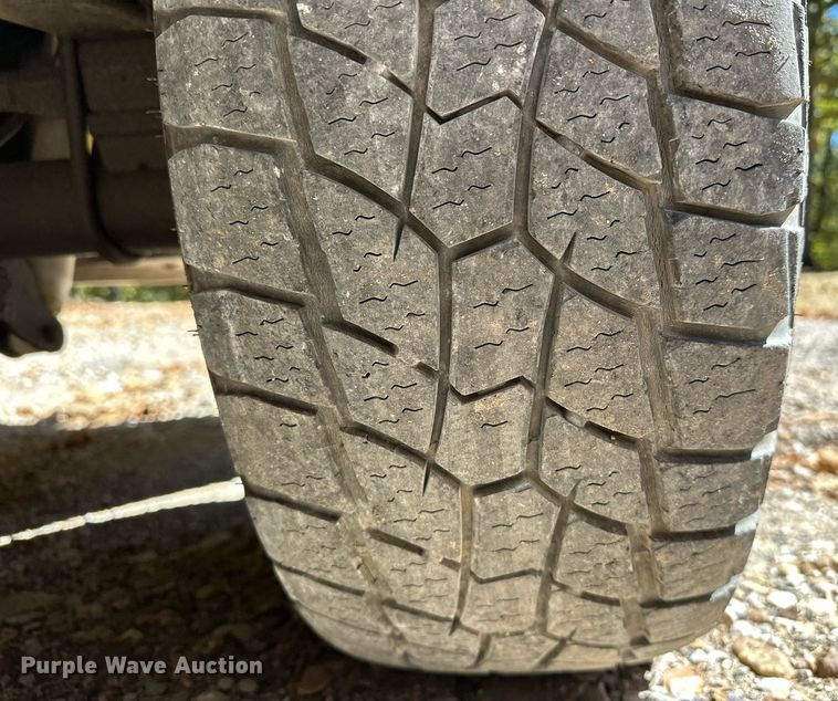 image for item EJ4993 2000 Ford  Excursion  SUV