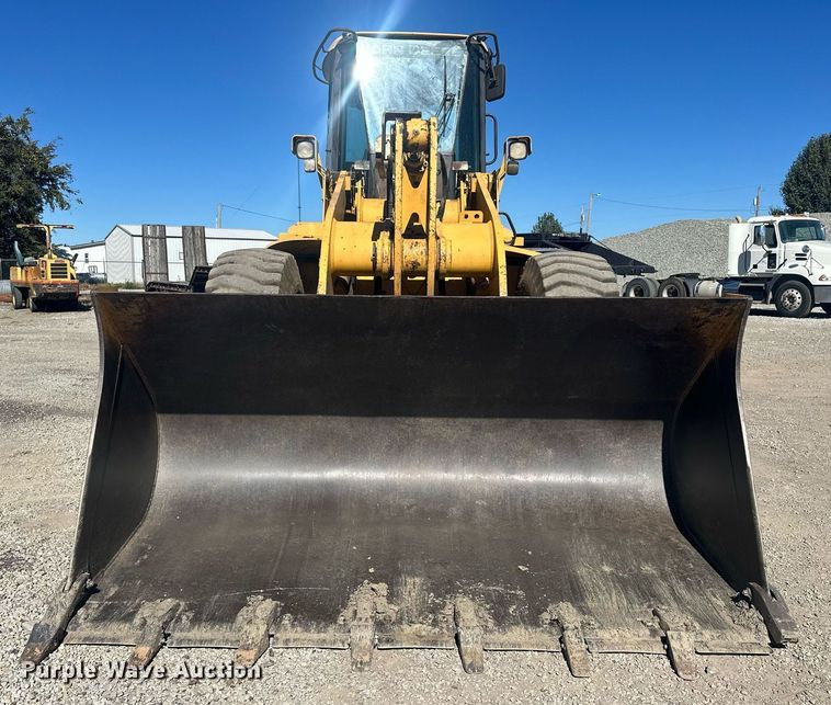 image for item EJ4994 2003 John Deere 624H  wheel loader