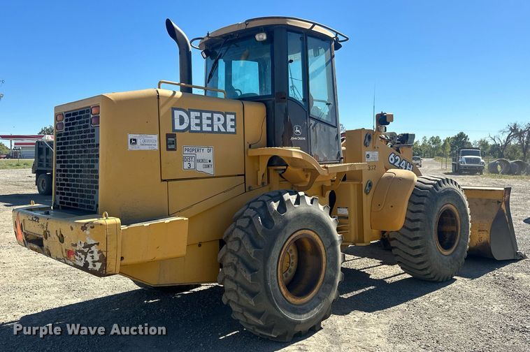 image for item EJ4994 2003 John Deere 624H  wheel loader