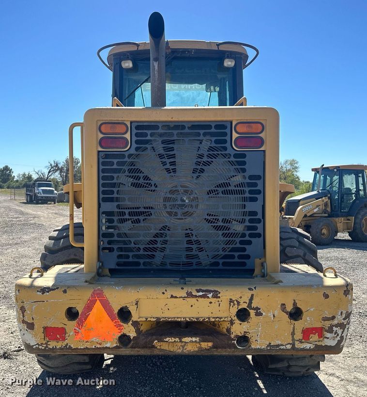 image for item EJ4994 2003 John Deere 624H  wheel loader