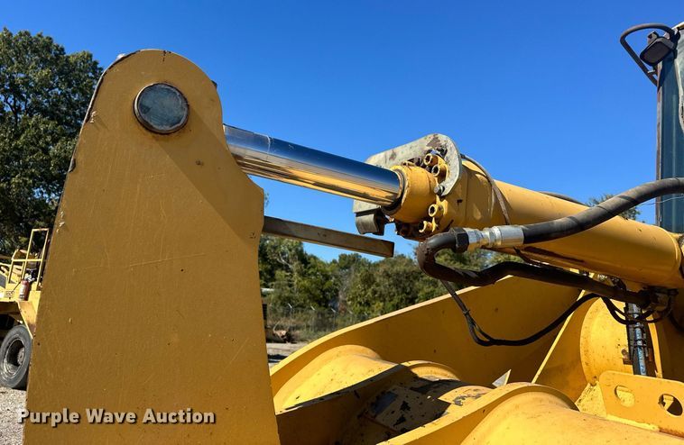 image for item EJ4994 2003 John Deere 624H  wheel loader