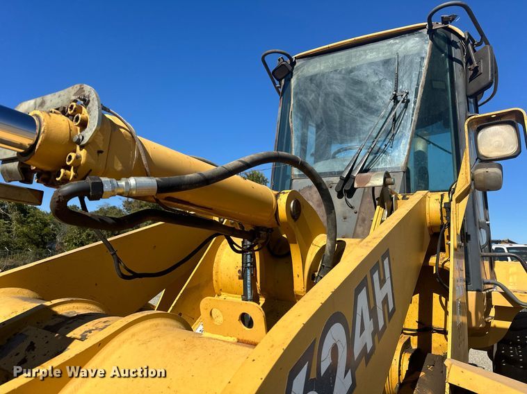 image for item EJ4994 2003 John Deere 624H  wheel loader