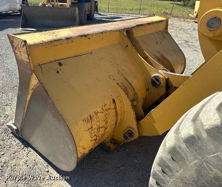 image for item EJ4994 2003 John Deere 624H  wheel loader