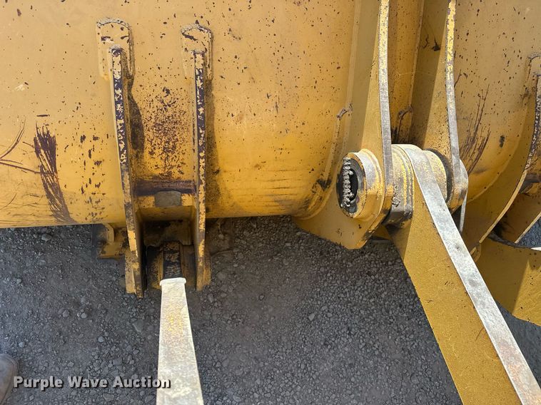 image for item EJ4994 2003 John Deere 624H  wheel loader