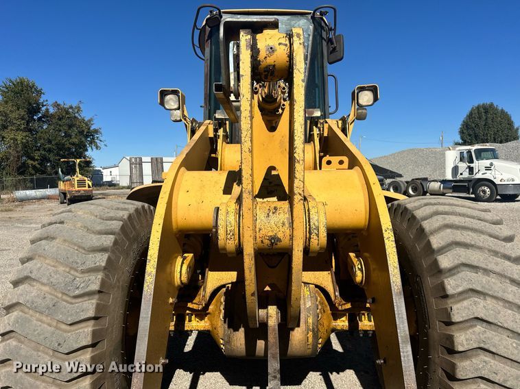 image for item EJ4994 2003 John Deere 624H  wheel loader