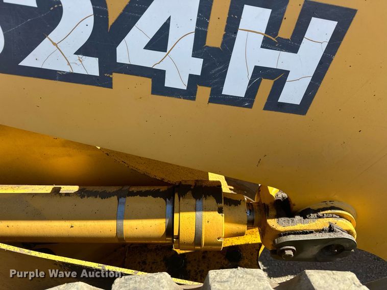 image for item EJ4994 2003 John Deere 624H  wheel loader