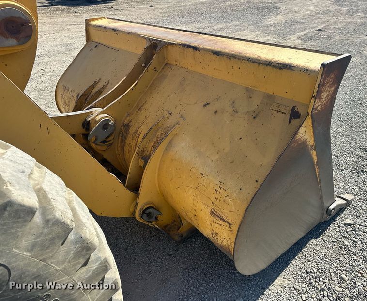 image for item EJ4994 2003 John Deere 624H  wheel loader