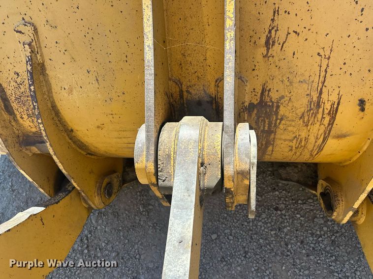 image for item EJ4994 2003 John Deere 624H  wheel loader