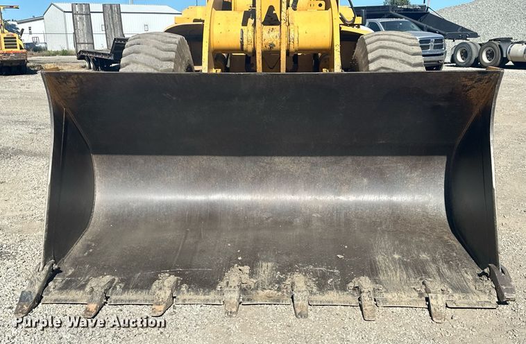 image for item EJ4994 2003 John Deere 624H  wheel loader