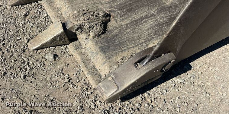 image for item EJ4994 2003 John Deere 624H  wheel loader