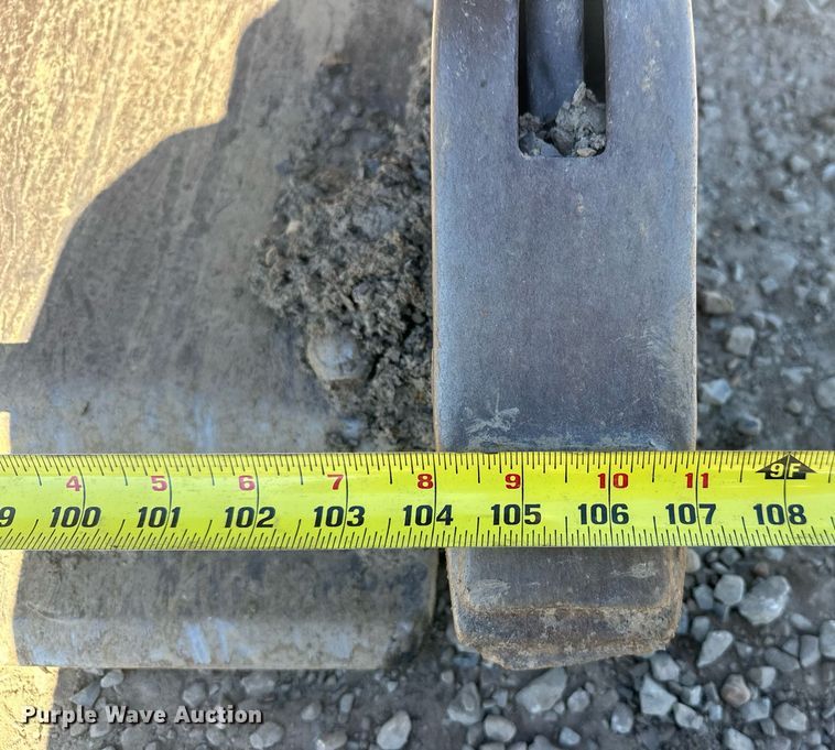 image for item EJ4994 2003 John Deere 624H  wheel loader