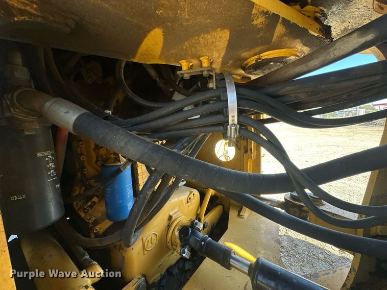 image for item EJ4994 2003 John Deere 624H  wheel loader