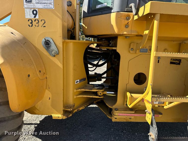 image for item EJ4994 2003 John Deere 624H  wheel loader