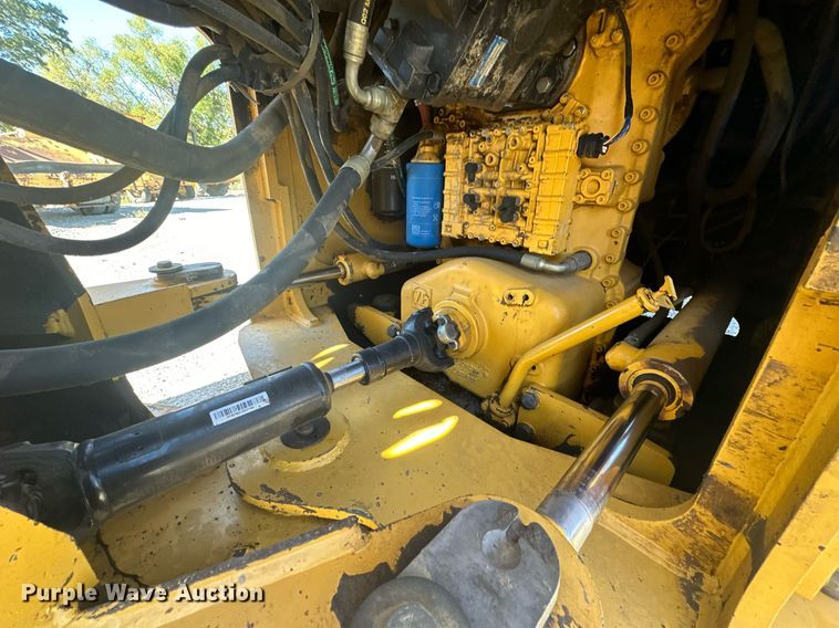 image for item EJ4994 2003 John Deere 624H  wheel loader