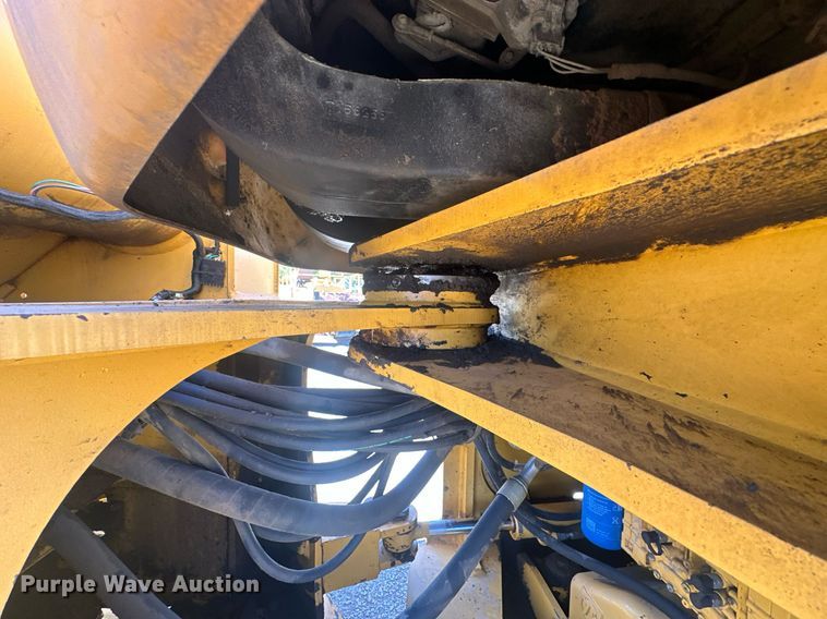 image for item EJ4994 2003 John Deere 624H  wheel loader