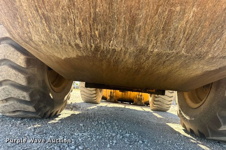 image for item EJ4994 2003 John Deere 624H  wheel loader