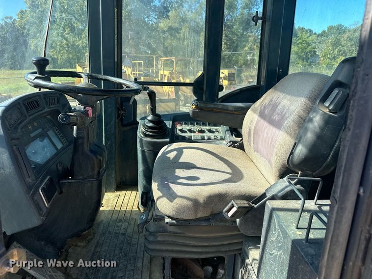 image for item EJ4994 2003 John Deere 624H  wheel loader