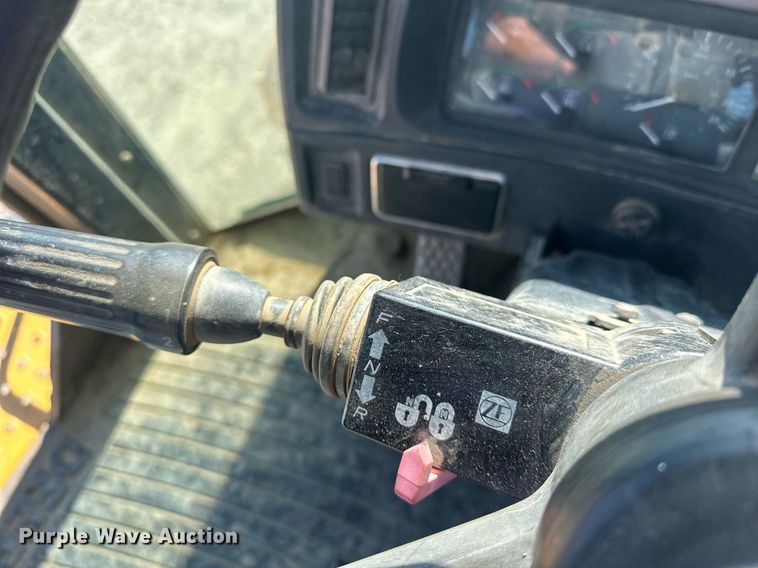 image for item EJ4994 2003 John Deere 624H  wheel loader