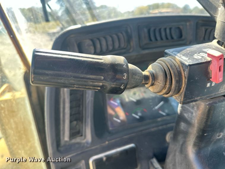 image for item EJ4994 2003 John Deere 624H  wheel loader