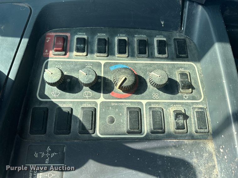 image for item EJ4994 2003 John Deere 624H  wheel loader