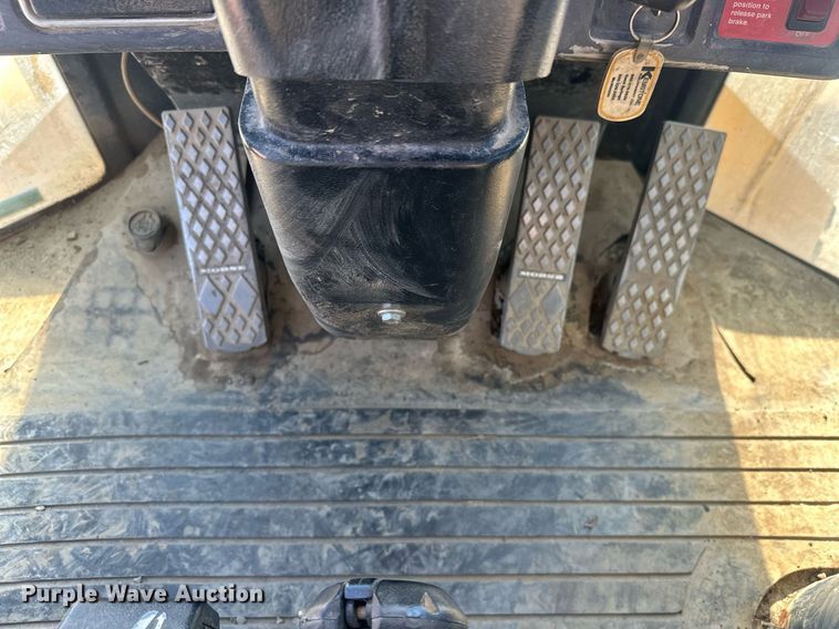 image for item EJ4994 2003 John Deere 624H  wheel loader