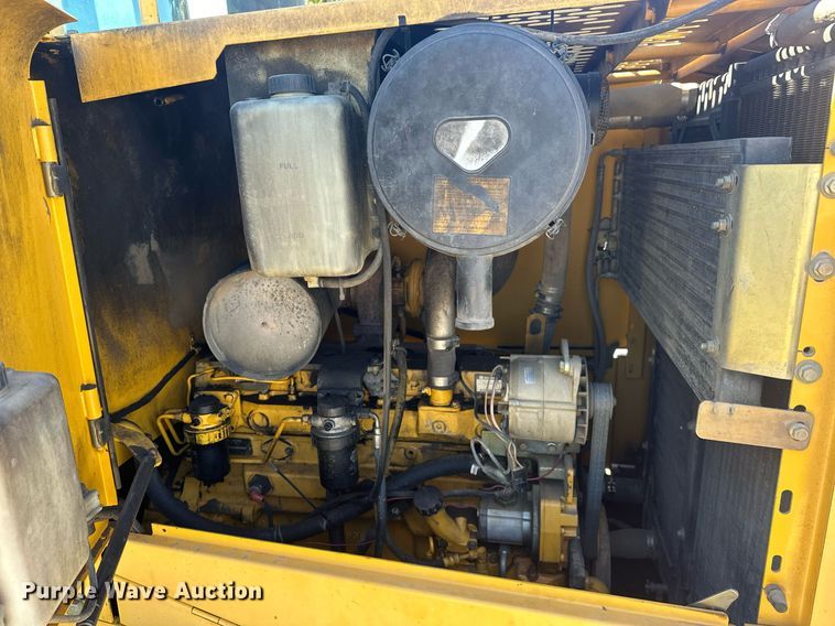 image for item EJ4994 2003 John Deere 624H  wheel loader