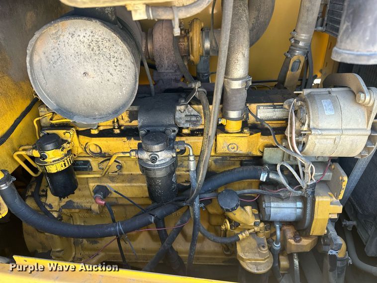 image for item EJ4994 2003 John Deere 624H  wheel loader