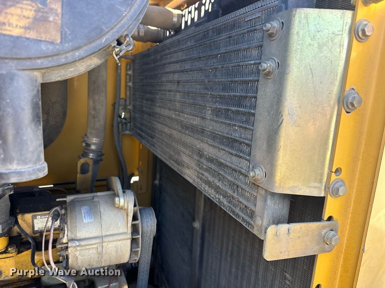 image for item EJ4994 2003 John Deere 624H  wheel loader