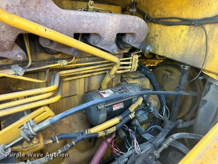 image for item EJ4994 2003 John Deere 624H  wheel loader