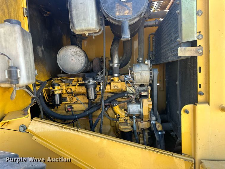 image for item EJ4994 2003 John Deere 624H  wheel loader