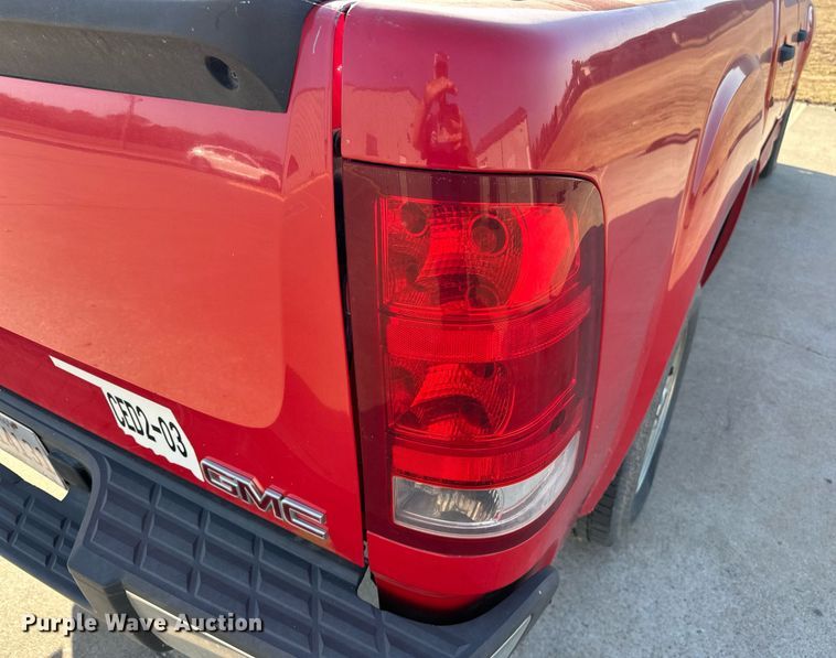 image for item EJ5030 2011 GMC  Sierra 1500 Crew Cab pickup truck