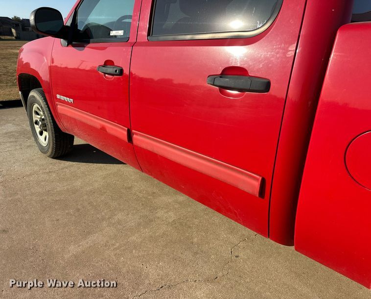 image for item EJ5030 2011 GMC  Sierra 1500 Crew Cab pickup truck
