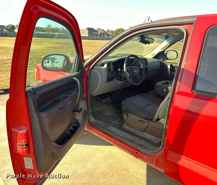 image for item EJ5030 2011 GMC  Sierra 1500 Crew Cab pickup truck