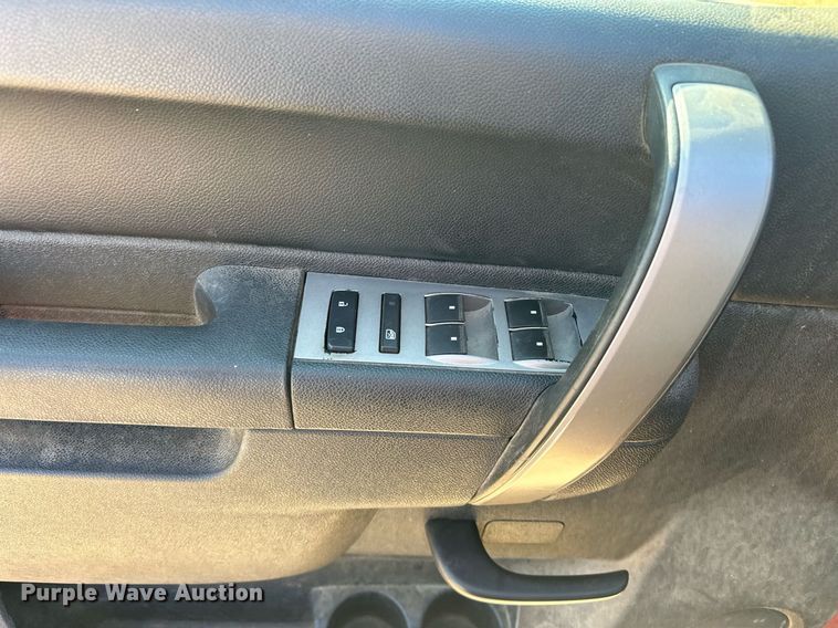 image for item EJ5030 2011 GMC  Sierra 1500 Crew Cab pickup truck