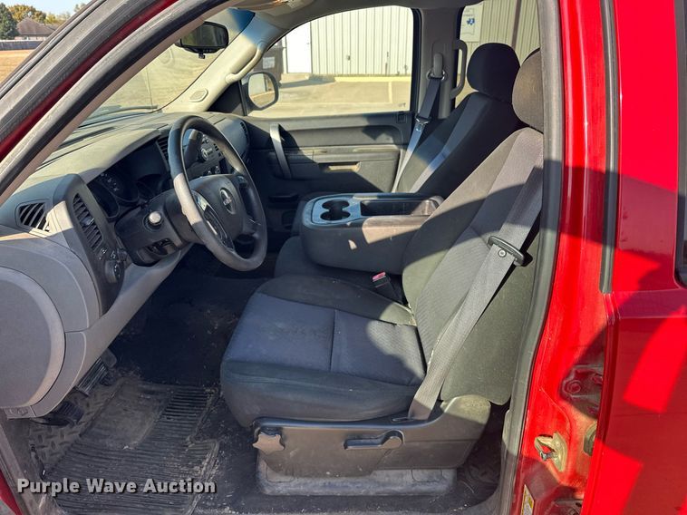 image for item EJ5030 2011 GMC  Sierra 1500 Crew Cab pickup truck