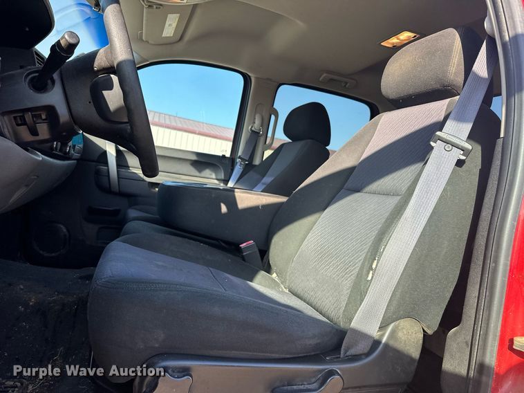 image for item EJ5030 2011 GMC  Sierra 1500 Crew Cab pickup truck