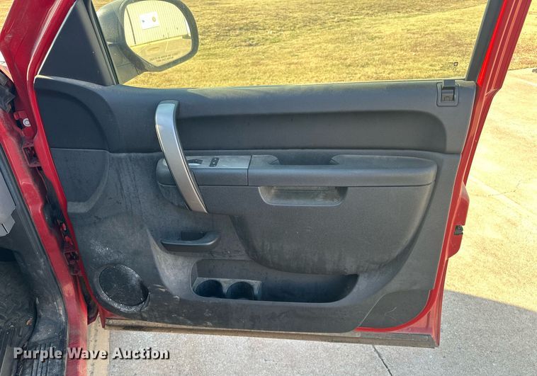 image for item EJ5030 2011 GMC  Sierra 1500 Crew Cab pickup truck