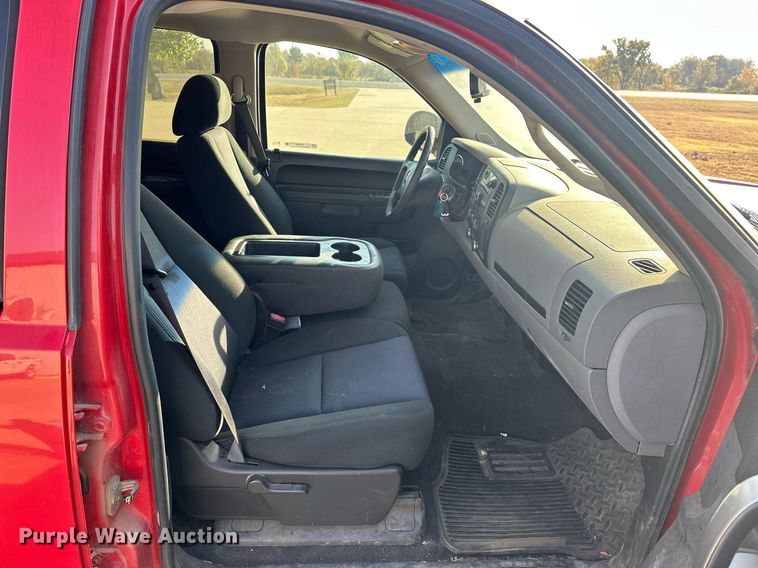 image for item EJ5030 2011 GMC  Sierra 1500 Crew Cab pickup truck
