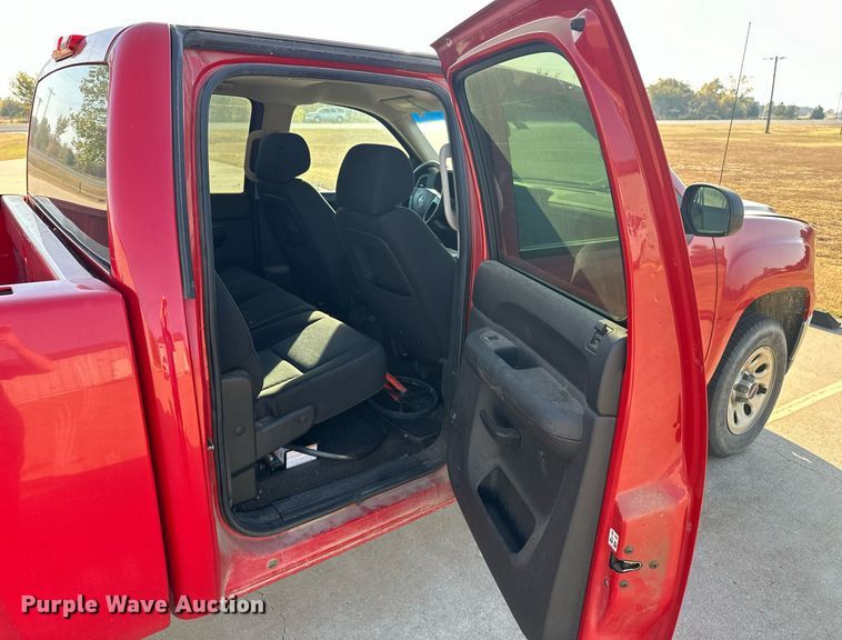 image for item EJ5030 2011 GMC  Sierra 1500 Crew Cab pickup truck